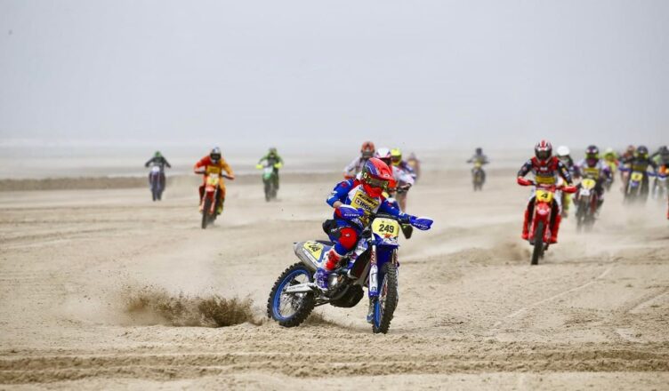 Classement en direct des pilotes de l'Enduropale du Touquet sur la plage