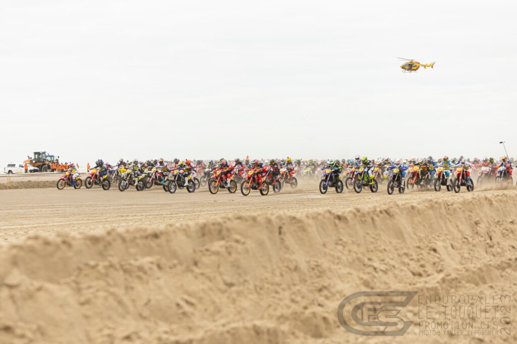 Départ de l’Enduropale du Touquet, course de motocross sur sable